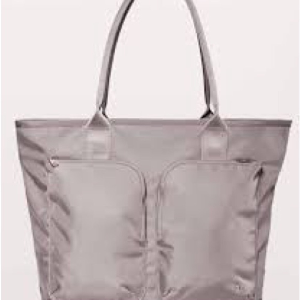 NWT Lululemon City Adventurer Tote Dark Chrome 24L - Picture 2 of 13